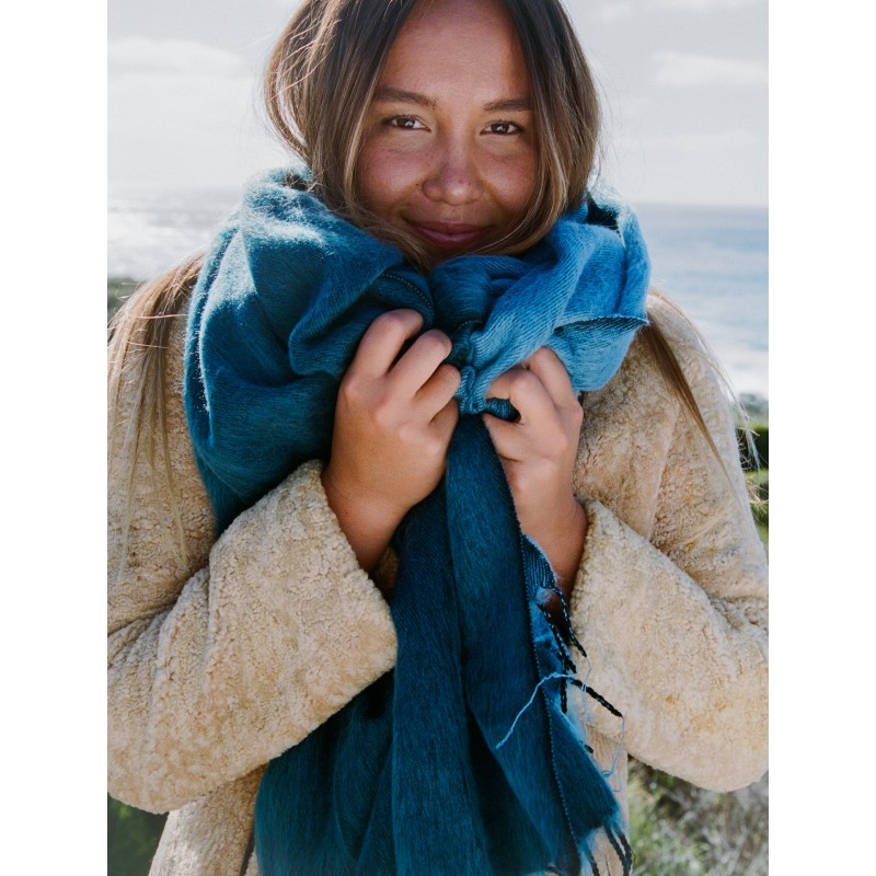 Hobo & Hatch - Shawl - Indigo split